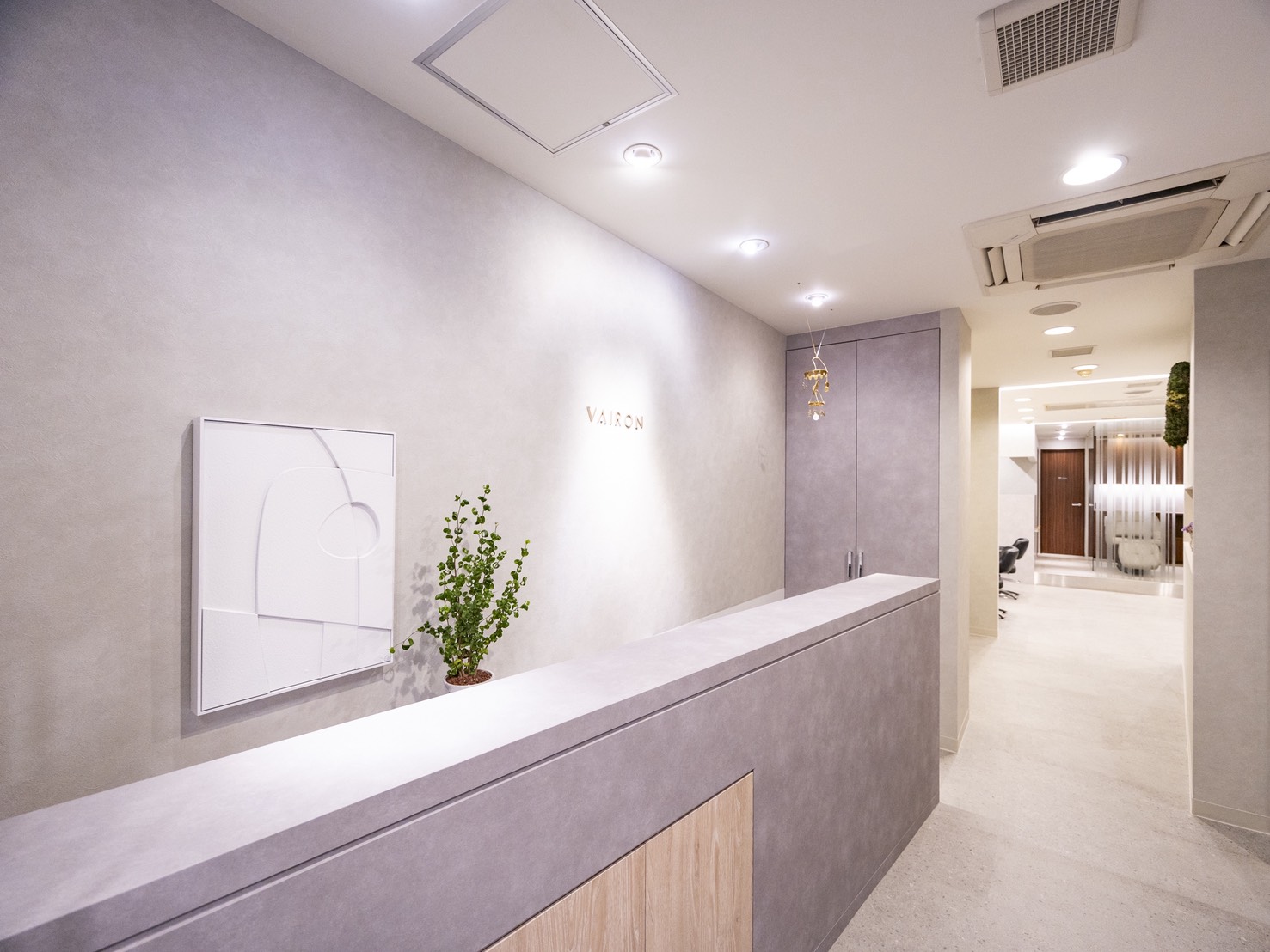 【心斎橋】◆美髪、髪質改善特化サロン・人気の最新商材を導入・客単価15000円・完全個室あり・完全週休2日制・19時までに退勤可能・土日休み相談OK◆アットホームな雰囲気で人間関係のストレスが少なく、働きやすさを大切にしています！「VAIRON（バイロン）」からスタイリスト（美容師）の求人☆★