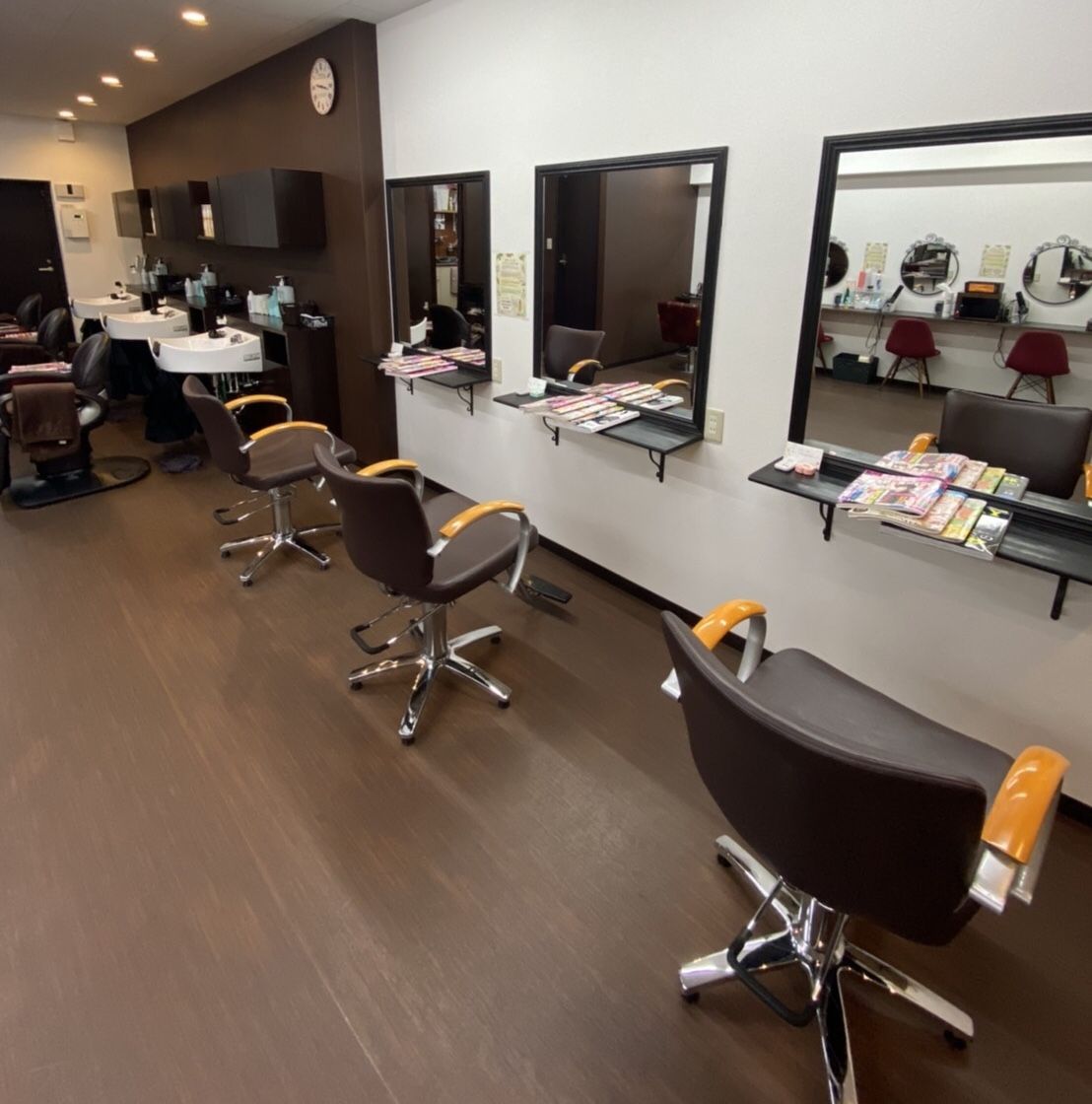 【あびこ】≪完全週休2日制≫≪社会保険完備≫≪18時には退勤可能≫全国に展開する人気ヘアカラー専門店!美容師の経験を活かして活躍出来るサロン◎ブランクある方も安心して働ける環境です。Pro Color CALEN 我孫子店(プロカラーカレンアビコテン)からカラーリスト(美容師)の求人☆★