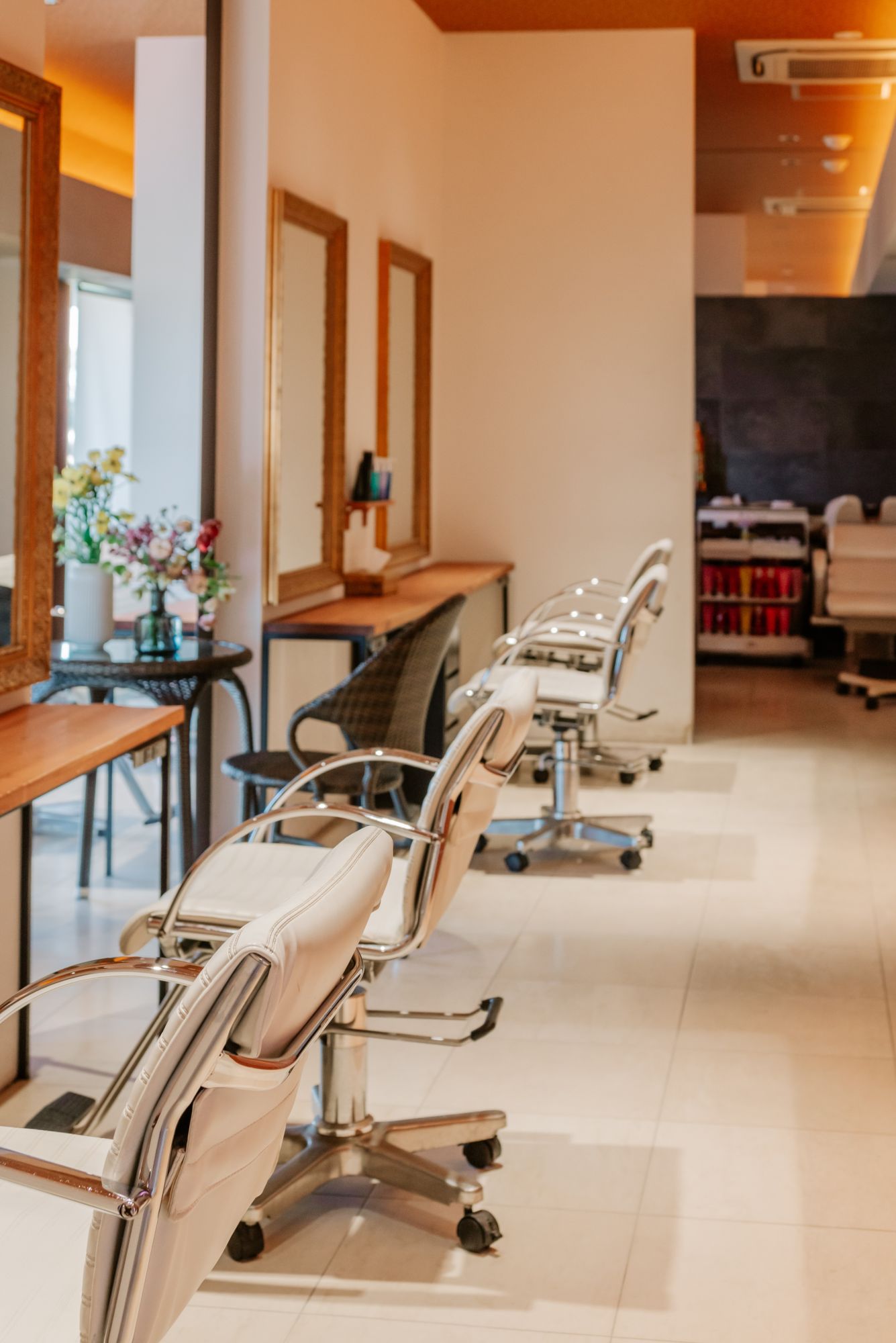 【ひたち野うしく】≪完全週休2日制≫≪20時までに退勤可能≫≪有給休暇あり≫≪独立支援あり≫たくさん稼ぎたい方には月6〜8日休みの働き方も選択可能!土日休みの取得も月1回までOKなので、充実したライフスタイルで働ける環境です!「hair resort Big up(ヘアーリゾートビッグアップ)」からスタイリスト(美容師)の求人☆★