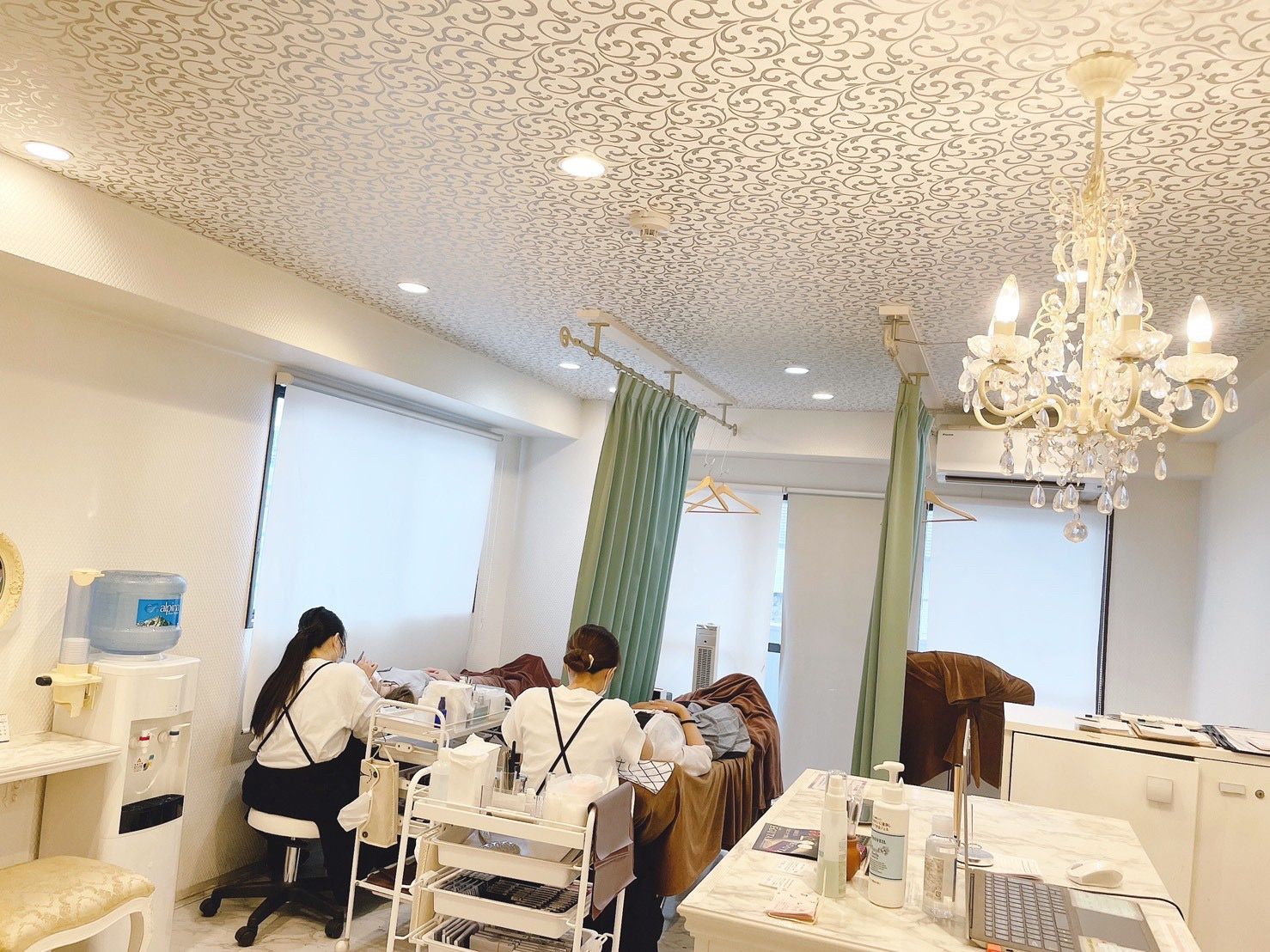 【吉祥寺】≪完全週休二日制・土日祝休みOK・社会保険完備≫休日や福利厚生面は万全！手当も豊富です！メリハリをつけて働きたい方にオススメのアイラッシュサロン「EYELA 吉祥寺店（アイラキチジョウジテン）」からアイリスト（アイデザイナー・まつ毛エクステ）の求人☆☆