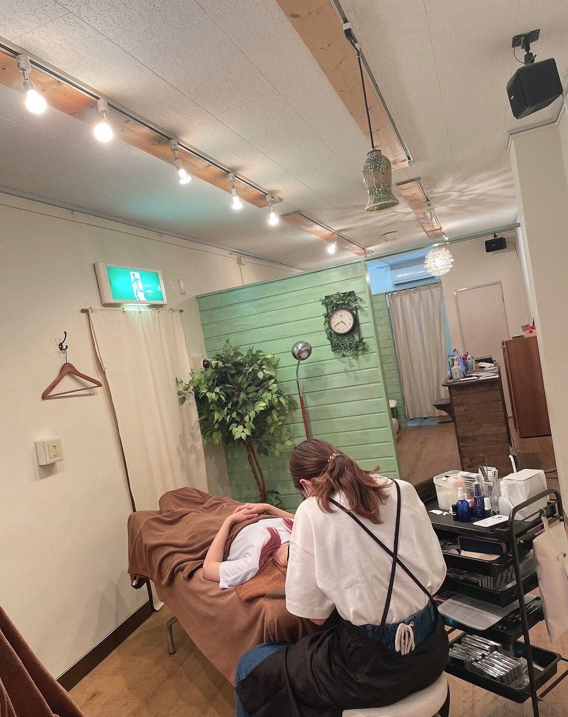 【中野駅】≪完全週休二日制・土日祝休みOK・社会保険完備≫休日や福利厚生面は万全！手当も豊富です！メリハリをつけて働きたい方にオススメのアイラッシュサロン「EYELA 中野店（アイラナカノテン）」からアイリスト（アイデザイナー・まつ毛エクステ）の求人☆☆