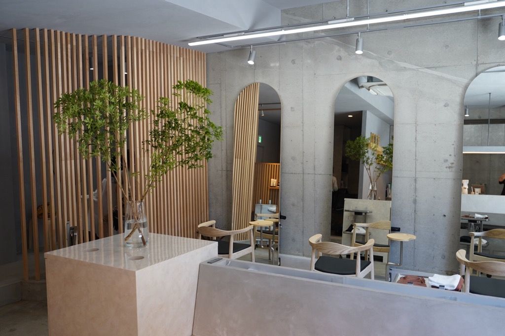 【昭和町】≪社会保険完備≫≪最低保証給23万円≫≪平均月給35万円≫≪完全マンツーマン≫頑張った分をしっかり還元してくれます！髪質ケアに注力しているサロン！「mii（ミー）」からスタイリスト（美容師）の求人☆★