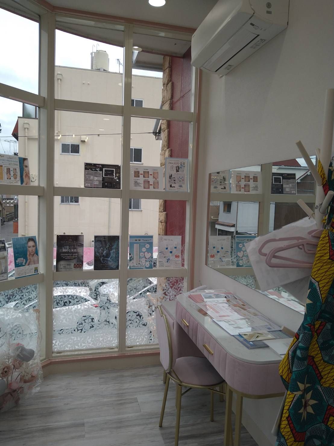 【針中野】≪時短勤務OK≫≪土日休み相談可能≫≪髪型、服装自由≫セミナー費用はサロン負担のため意欲のあるスタッフ大歓迎!家庭のあるスタッフばかりなのでママさんでも活躍しやすい環境です!「Belle+(ベル)」からアイリスト(まつげエクステ・アイデザイナー)の求人☆☆