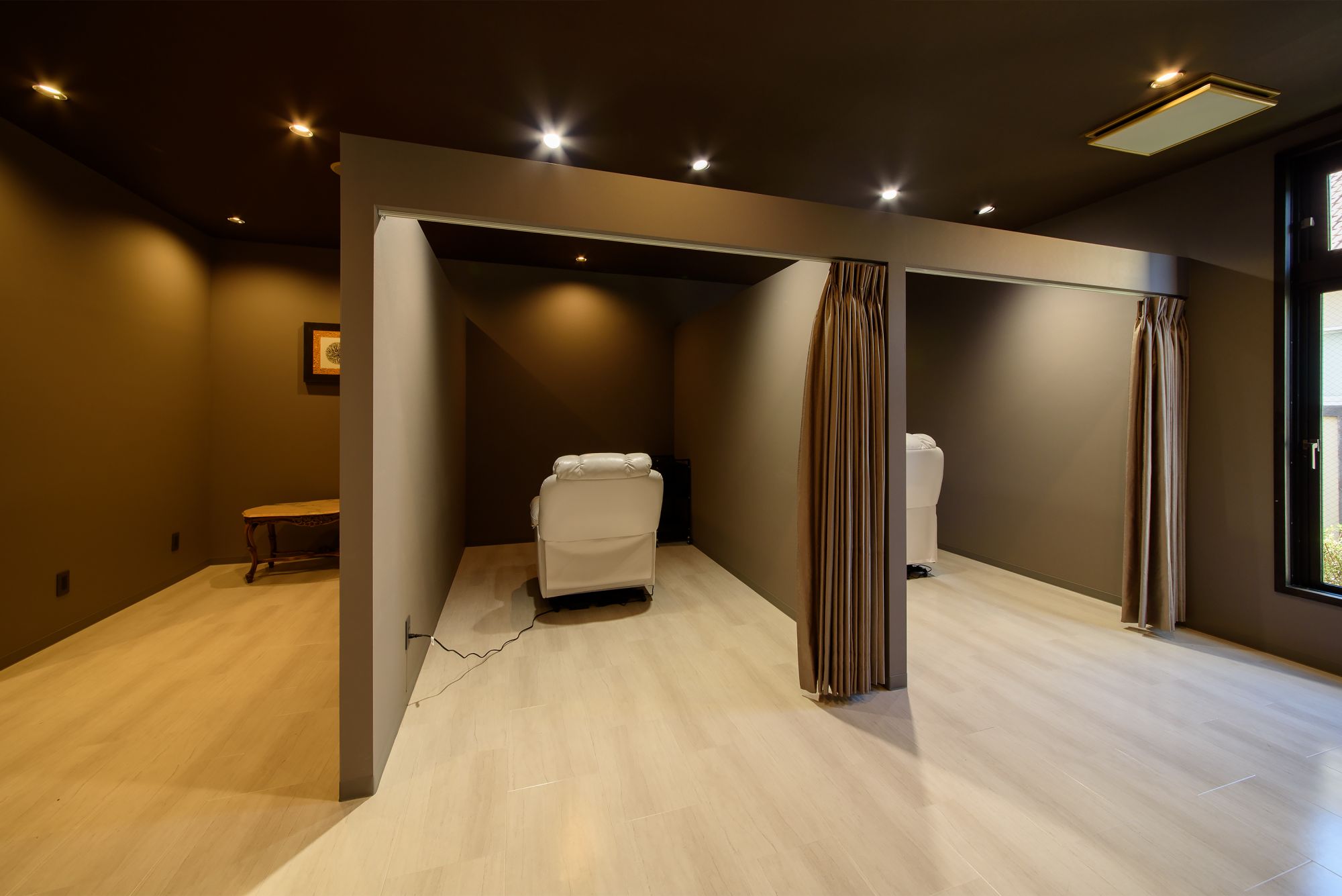 【徳重】≪完全週休2日制≫≪土日休み／連休の取得可能≫≪総売上の50〜60％還元≫入社2ヵ月は50万円の最低保証給あり！半休制度を設けている為、あなたののライフスタイルに合った働き方ができます！「GALLARIAElegante 徳重店（ガレリアエレガンテトクシゲテン）」からスタイリスト（美容師）の求人☆★