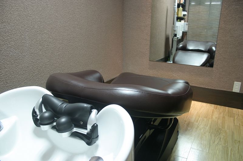 【三宮】≪社会保険完備≫≪月7日休み≫≪社員寮あり≫≪定期健康診断≫≪子供手当あり≫好待遇で長く働いてもらえる環境を用意しています!年4回の社内技術試験で着実に昇給、昇格が可能!個室完備のリラクゼーションサロン「MIOSTYLE(s)神戸三宮店(ミオスタイルコウベサンノミヤテン)」からスタイリスト・アシスタント(理容師)の求人☆★