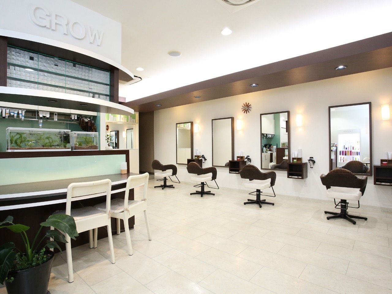 【竹林公園前】≪社会保険完備≫≪一人暮らしの方は住宅手当あり≫スパが人気のサロン！！興味のある方は着付けも学べるのでアシスタントの内からしっかり活躍できる！人間関係抜群で、厳しい上下関係のないアットホームサロン「Hair Make GROW（ヘアメイクグロウ）」からアシスタント（美容師）の求人☆★☆