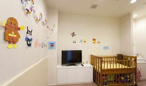 【JR高槻駅前】≪保障給最大月36万円≫≪フリー46％／指名51％還元≫≪マンツーマン≫≪高品質の薬剤使用≫フルタイム勤務で高収入も時短勤務も可能な働き方が出来る体制です！「ReSET JR高槻店（リセットジェイアールタカツキテン）」からスタイリスト（美容師）の求人☆★