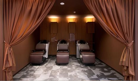 【茨木市駅】≪保障給最大月36万円≫≪フリー46%/指名51%還元≫≪マンツーマン入客≫≪高品質の薬剤≫フルタイムでも時短でも勤務OK!高収入も可能な体制です!「ReSET 茨木店(リセットイバラギテン)」からスタイリスト(美容師)の求人☆★