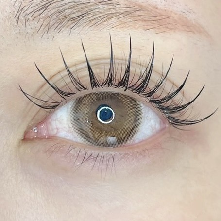 【心斎橋】≪正社員・パート・業務委託から選択OK≫≪完全週休2日制≫≪実働8時間≫≪ほぼ希望通りに休めます≫早番遅番制度なので、20時までに退勤もOK！またできない技術などがあれば指導もあるため安心！委託アイラッシュサロン「emu（エミュー）」からアイリスト（まつげエクステ・まつげパーマ・アイブロウ）の求人☆☆