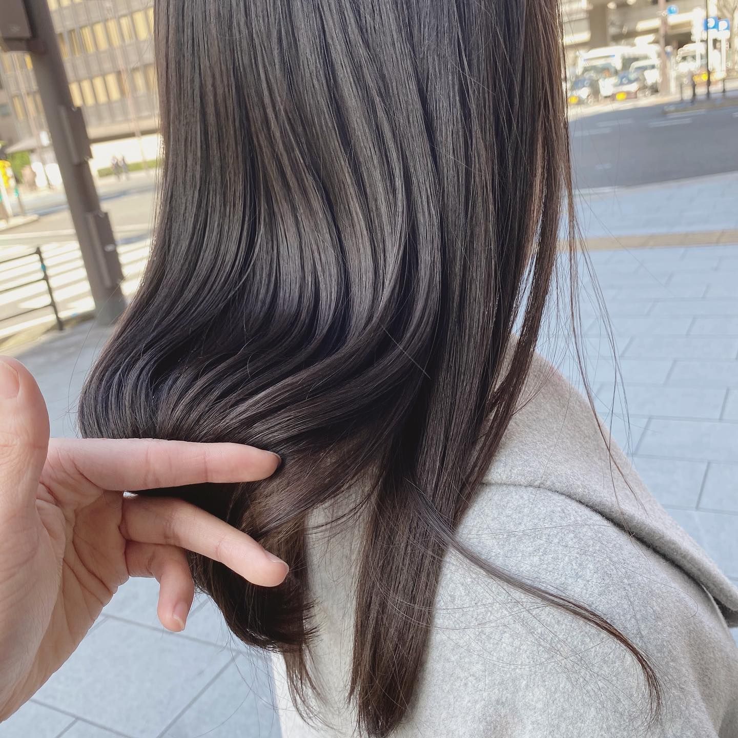 【平和通駅】≪平均退勤時間19:00・住宅手当あり・社会保険完備≫髪質改善に力を入れてます！！20代のお客様が多いのも特徴のひとつ！！1年半〜2年でスタイリストデビューを目指せるヘアサロン「amon 平和通り店（アモンヘイワドオリテン）」からアシスタント（美容師）の求人☆★