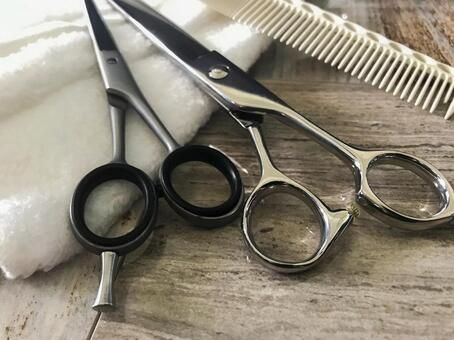 【布施】≪月給25万円≫≪50代の美容師さん大歓迎≫≪社会保険完備≫≪平均19時台に退勤可能≫お客さんのメインターゲットは40〜50代のミセス世代！ノルマもなくのびのび働けるサロン◎希望者はアップスタイルも学べる環境！パートさんはシャンプーとカラーができれば歓迎！「sakkou（サッコウ）」からスタイリスト（美容師）の求人☆☆