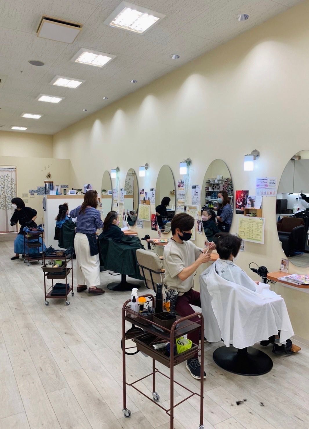 【玉垣】◆休日数の選択可能・18時半に退勤可能・ママさん美容師歓迎・産休育休制度あり・有給休暇あり・社会保険完備◆ブランクのある方でも安心の研修制度！オートシャンプーなので手荒れの心配もいりません。カットカラー専門店「Yuruha（ユルハ）」からスタイリスト（美容師）の求人☆★