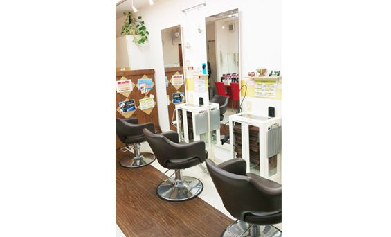 【武蔵新城】≪完全週休2日制≫≪有給休暇あり≫≪安心の社会保険完備≫ファミリー層のお客様がたくさん来店、指名に応じて歩合がしっかり還元されます！「SEASON 武蔵新城店（シーズンムサシシンジョウテン）」からスタイリスト（美容師）の求人☆★