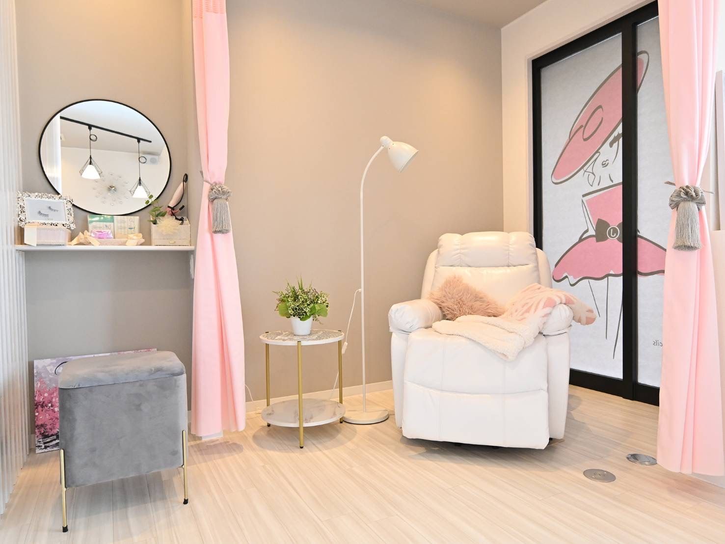 【蒲生四丁目】≪月給23万円～≫≪社会保険完備≫≪土日は時給UP≫アイラッシュのみではなく、アイブロウやメイク用品等にも関われるお仕事です！「JOLIE+（ジョリープラス）」からアイリスト（アイデザイナー・まつげエクステ）の求人☆☆