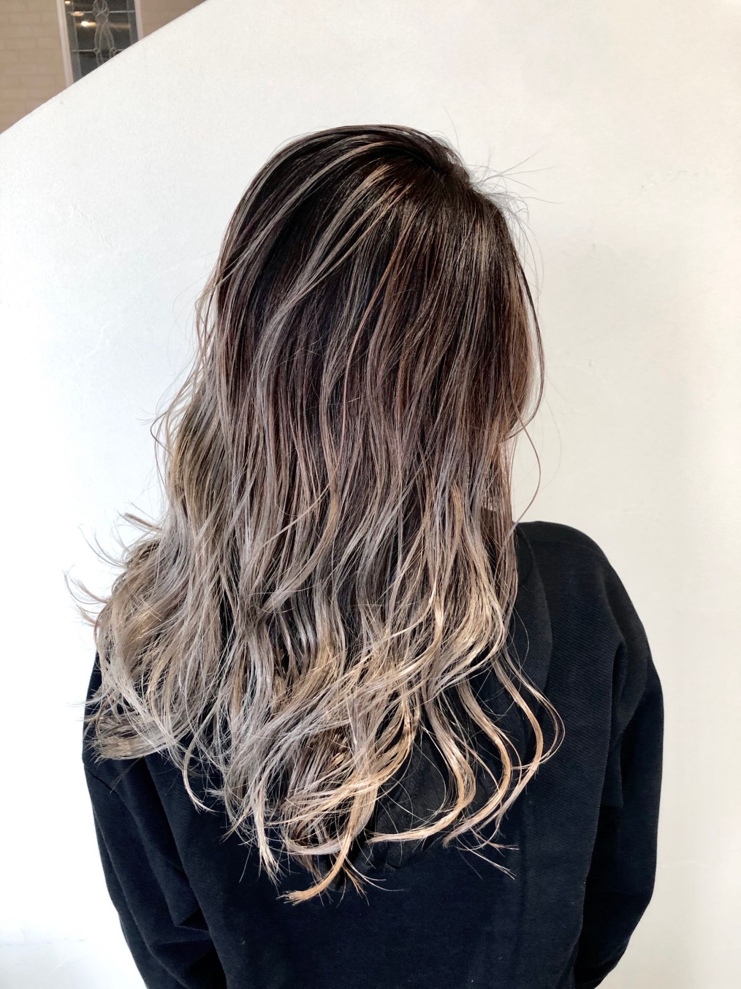 【長浜】≪バースデイ休暇あり・社会保険完備≫充実した福利厚生・カリキュラムで安心してスタイリストデビューが可能！おしゃれで半個室、完全個室のあるヘアサロン「Hair Lounge Ple（ヘアーラウンジプレ）」からアシスタント（美容師）の求人★☆