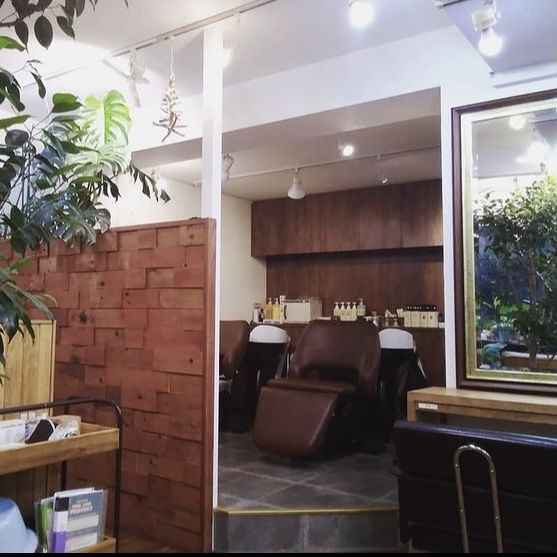 【外苑前】≪1日1時間、週1日の勤務もOK≫≪総売上65％還元≫ヘアケアやヘッドスパに力を入れているオシャレサロン！自分の顧客をメインに働きたい方にオススメ！「a.oo.i.HAIR×LIFESTYLE（アオイヘアーライフスタイル）」からスパニスト（美容師）の求人☆★