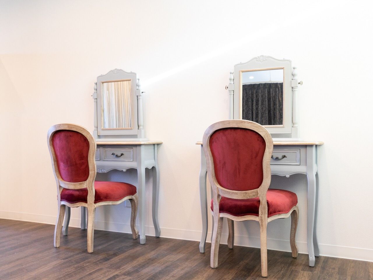 【松井山手】≪18時に退勤OK≫≪社会保険完備≫≪月8,9日休み≫≪ヘアサロン隣接≫プライベートと両立して楽しくお仕事できる!!脱毛やフェイシャルエステメニューもでき、トータルビューティでお客様に関われる!お客様に寄り添ったカウンセリングが人気の「Racine by air(ラシーヌバイエアー)」からアイリスト(まつげエクステ・まつげパーマ・アイブロウ)の求人★☆★