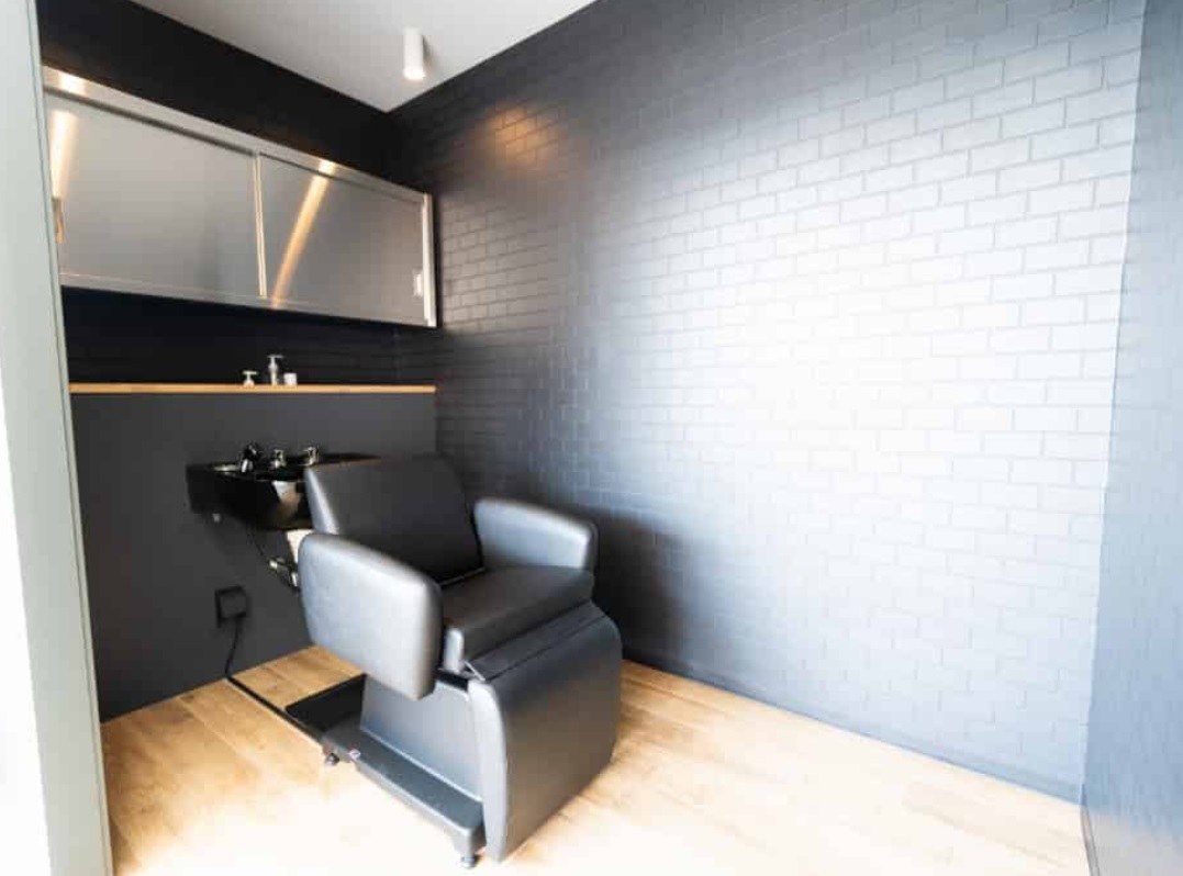 【今宿駅】≪営業時間18時まで・残業なし・完全週休二日制・女性オンリーサロン・セルフブロー≫子育てしながらも、働きやすい環境！急なお休みなどにも対応できるようにしてます！お仕事はシャンプー&カラー施術のみで幅広い世代のお客様から愛されるカラー専門店「COLOR PLUS 今宿駅前店（カラープラスイマジュクエキマエテン）」からカラーリスト（美容師）の求人☆☆