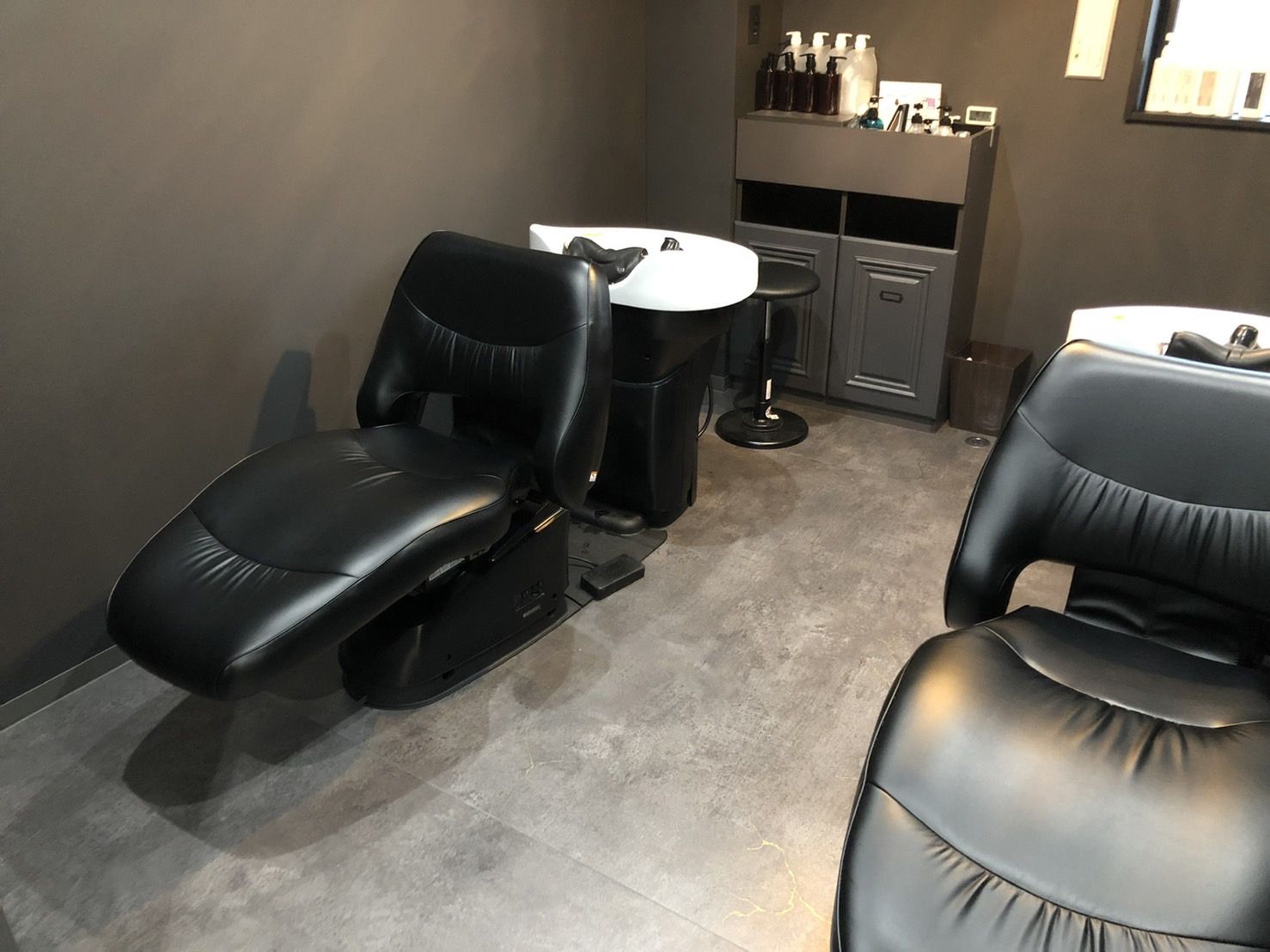 【京都市役所前】≪完全自由出勤≫≪指名売上55%/フリー売上45%還元≫≪20時までに退勤OK≫途中退店OK!土日休みや連休も取得可能なので自分のスタイルで働ける!委託サロン「Kroenen(クレーネン)」からスタイリスト(美容師)の求人★☆