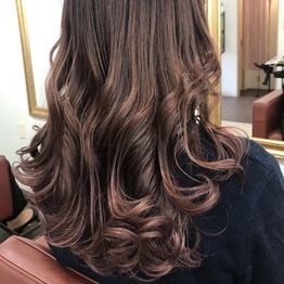 【摂津富田】≪平均20時退勤≫≪営業中レッスンOK≫≪社会保険完備≫レッスンはマンツーマン指導のため、2年以内にデビュー可能です！朝礼や終礼、ミーティングもなし！駅チカサロン「mocca（モッカ）」からアシスタント（美容師）の求人☆★☆