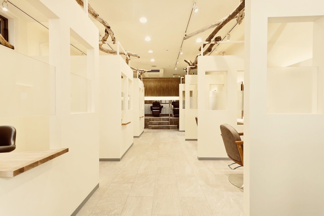 【戸田公園】≪営業時間内レッスンOK≫≪最短2年以内でデビュー可能≫≪住宅手当あり≫≪土日祝休みOK≫≪20時までに退勤可能≫アットホームな空間で、スタイリストデビューを目指すことができます！メリハリをつけて働くことができるオシャレサロン！「endoa（エンドア）」からアシスタント（美容師）の求人☆★☆