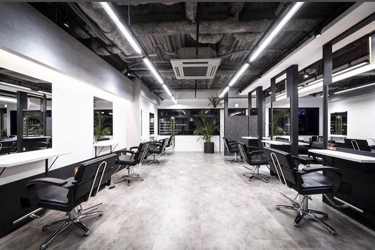 【博多駅】≪指名50%／フリー40%還元・入客チャンスあり・土日のお休みOK≫ライフスタイルに合わせて長くお仕事ができる環境！人気エリアで抜群の集客があるサロン「SPUL（シュプール）」からスタイリスト（美容師）の求人★☆