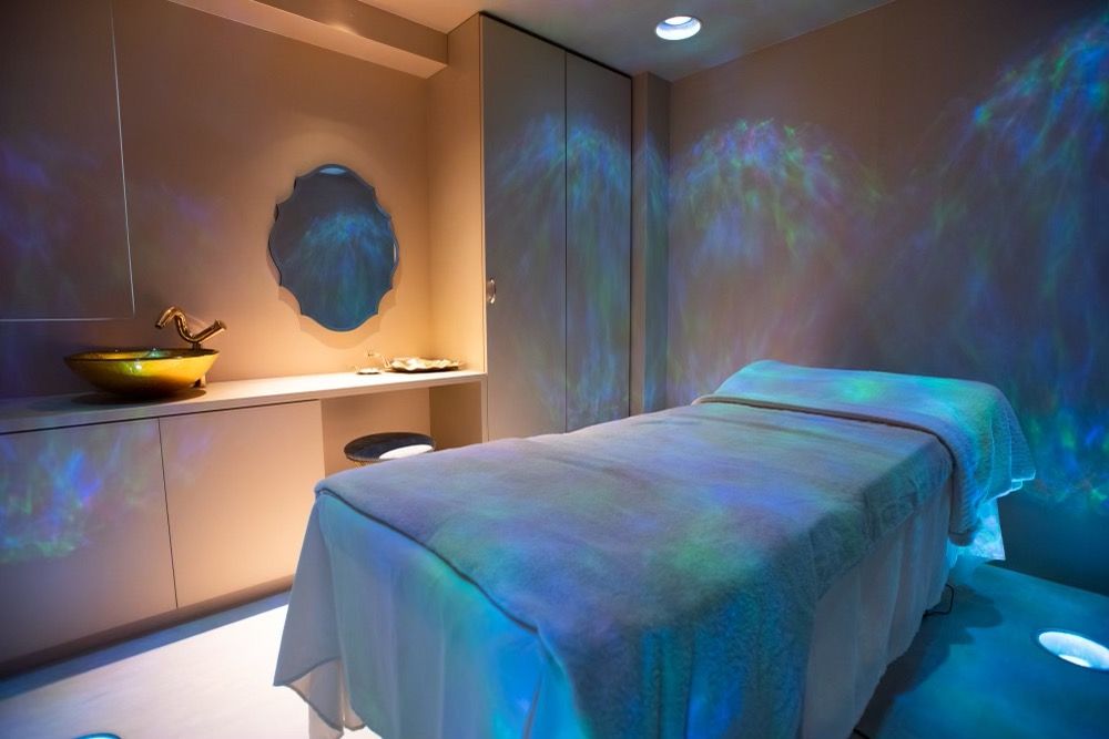 【池袋】≪住宅手当あり≫≪休日数選択可能≫≪各種手当あり≫長く働ける環境作りに注力しています！ヘッドスパなどの癒し系メニューがウリのオシャレサロン「HOROS（ホロス）」からアシスタント（美容師）の求人☆