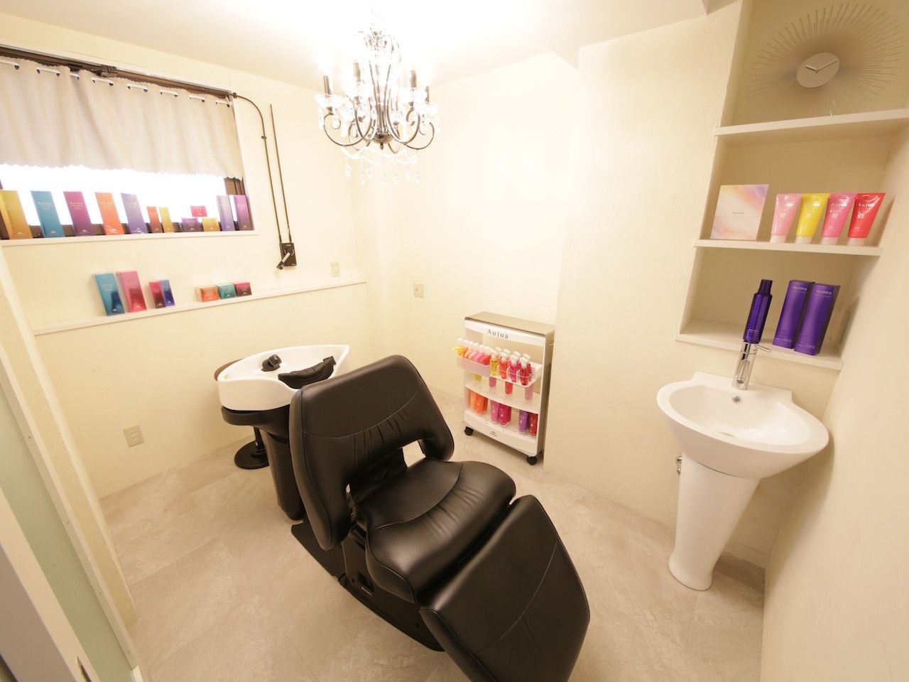 【JR和歌山駅前】≪月収100万円の実績あり≫高還元・高品質・高単価な人気ヘアサロン！完全マンツーマン接客・口コミ高評価サロン！≪指名50％〜55%／フリー40％〜43%還元≫≪保障報酬制度あり≫≪正社員・パート・アルバイトも募集OK≫仕事とプライベートの充実が可能なサロンです！「Lafesta HAIR 和歌山駅前店（ラフェスタヘアーワカヤマエキマエテン）」からスタイリスト（美容師）の求人★☆