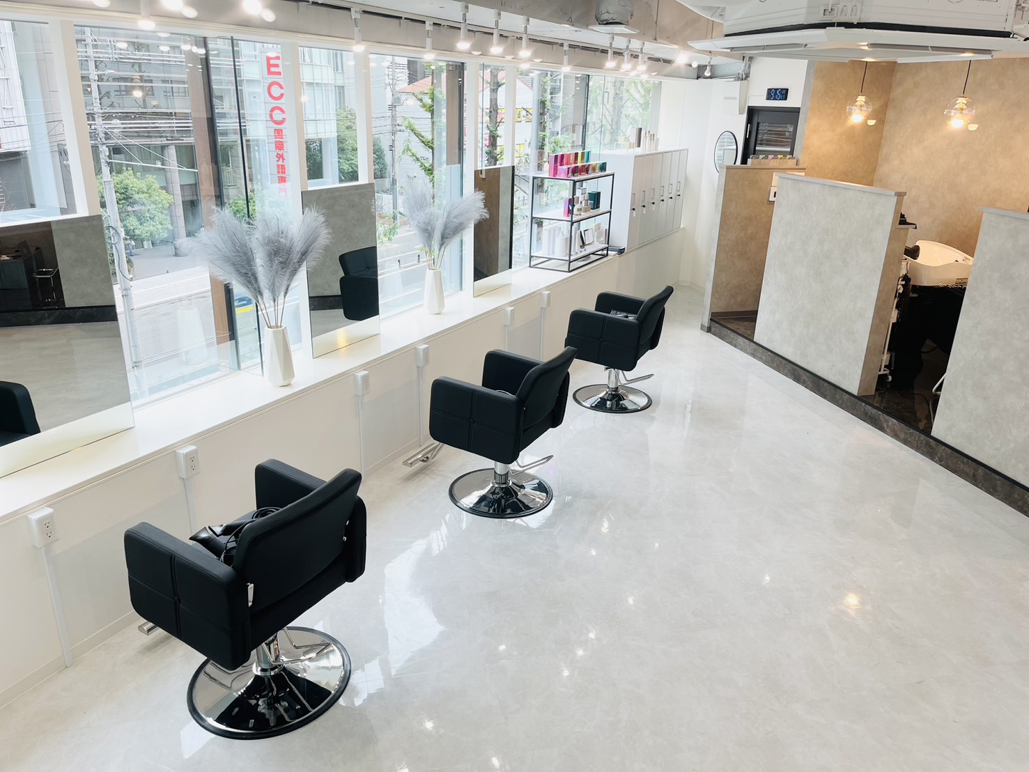 【梅田】≪業務委託・正社員選択可能≫≪完全マンツーマン≫デザインカラーが大人気のヘアサロン！美容師1人1人に合わせた働き方を選ぶことが出来る体制です！「marshu 梅田（マーシュウメダ）」からスタイリスト（美容師）の求人☆★☆