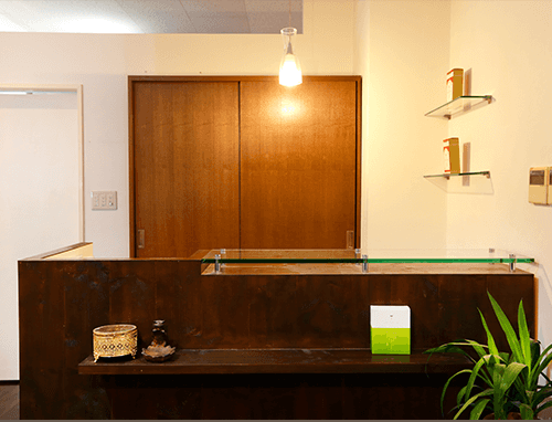 【川口駅】◆20時迄の退勤可能・休日数選択制・有給休暇あり・社会保険完備・講習費用のサポートあり◆歩合で稼ぎやすいサロン！スタッフファーストで働きやすさ抜群！「Harumi Hair Resort（ハルミヘアリゾート）」からスタイリスト（美容師）の求人★☆