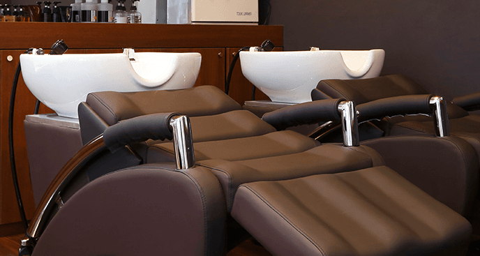 【川口駅】◆20時迄の退勤可能・休日数選択制・有給休暇あり・社会保険完備・講習費用のサポートあり◆歩合で稼ぎやすいサロン！スタッフファーストで働きやすさ抜群！「Harumi Hair Resort（ハルミヘアリゾート）」からスタイリスト（美容師）の求人★☆