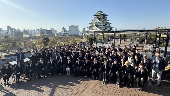 【池田駅】≪土日祝は時給200円up≫≪ブランクのある方やママさん美容師も歓迎も歓迎≫カラーとシャンプー以外の技術はなし！セルフブローになるのでブローをスタッフがすることはありません！ライフスタイルに合わせて働きやすい環境を整えており、プライベートもしっかり充実させることが出来るサロン「someru（ソメル）」からスタイリスト（美容師）の求人★☆