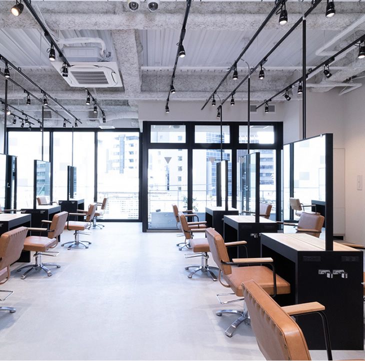 【梅田】≪フリー40％／指名50〜60％還元≫≪指名料全額還元≫≪マンツーマンでの施術≫自由出勤制！スタッフさんが働きやすい環境を整えており、プライベートもしっかり充実させることが出来るサロン「ALLYS 梅田（アリーズウメダ）」からスタイリスト（美容師）の求人★☆