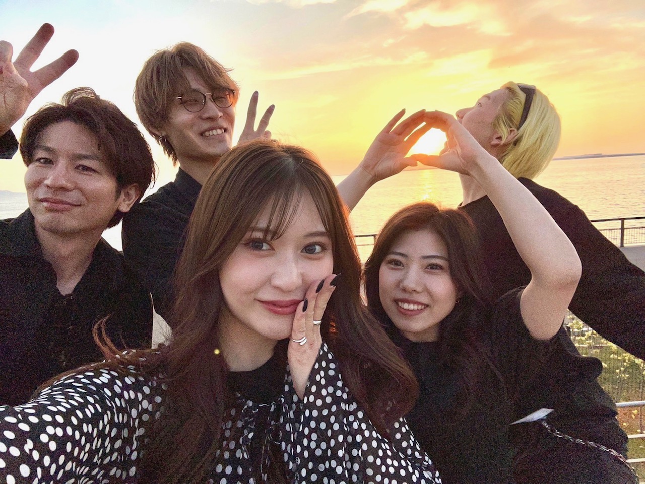 【烏丸御池】≪月給23万円≫≪社会保険完備≫≪月8日休み≫平均客単価12000円程の高単価サロン！入客チャンスも多く歩合でしっかり稼いでいけます！地域密着型の少人数制サロン！「darts（ダーツ）」からスタイリスト（美容師）の求人★☆