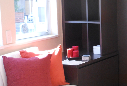 【石橋】月給18万スタート！完全週休2日！コンクール受賞歴も豊富なオーナーがきっちり指導してくれますよ！今ならアイラッシュも教えてもらえるかも♪エステやヘッドスパも提供するトータルビューティーサロンからアシスタント（美容師）の求人☆★☆