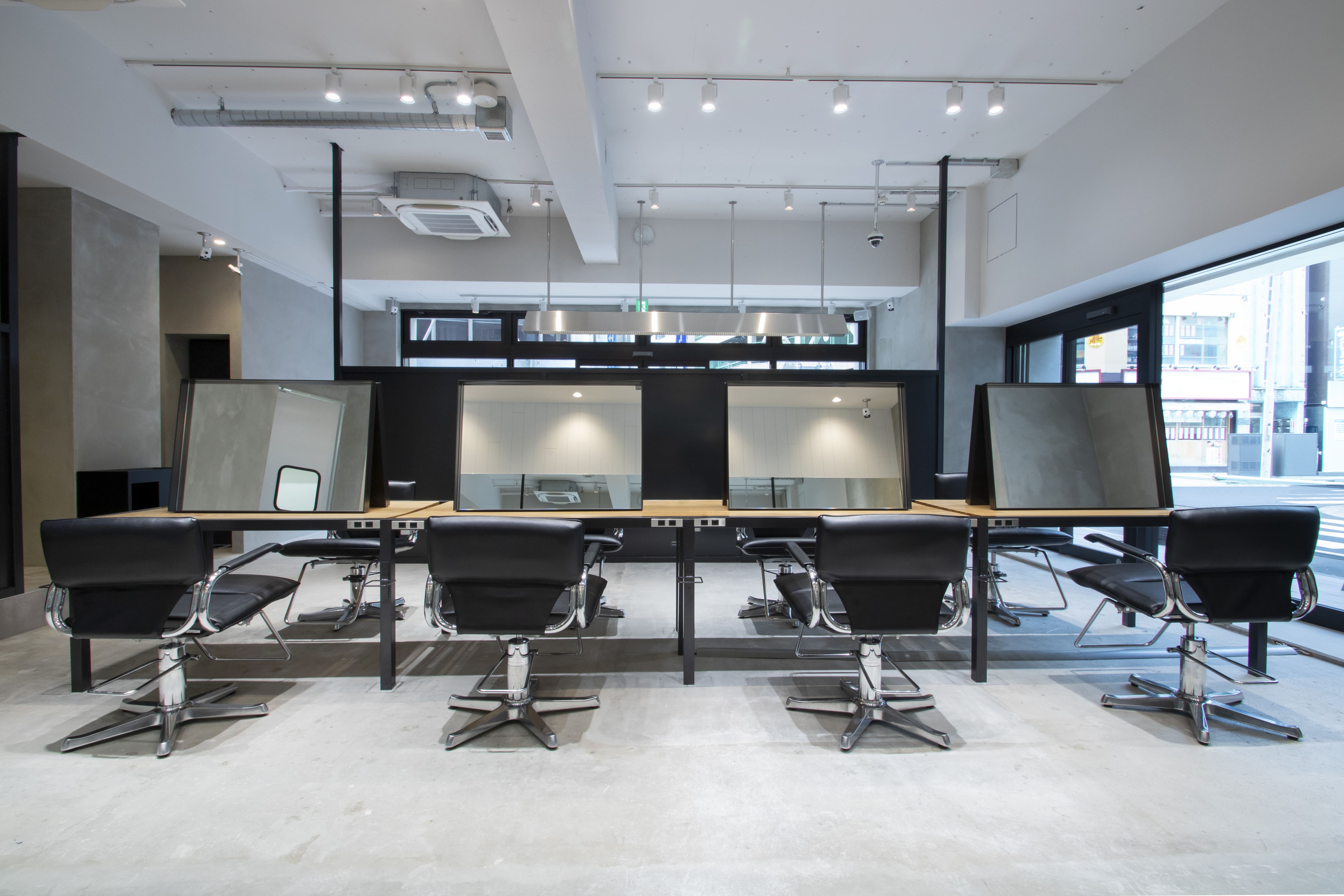 【松戸駅】◆最低保障給あり・撮影ブース完備◆業界屈指の集客力でたくさんのお客様に入客できます！ITを駆使するブランドサロン「IT by ALBUM  松戸店（アイティーバイアルバムマツドテン）」からスタイリスト（美容師）の求人☆★