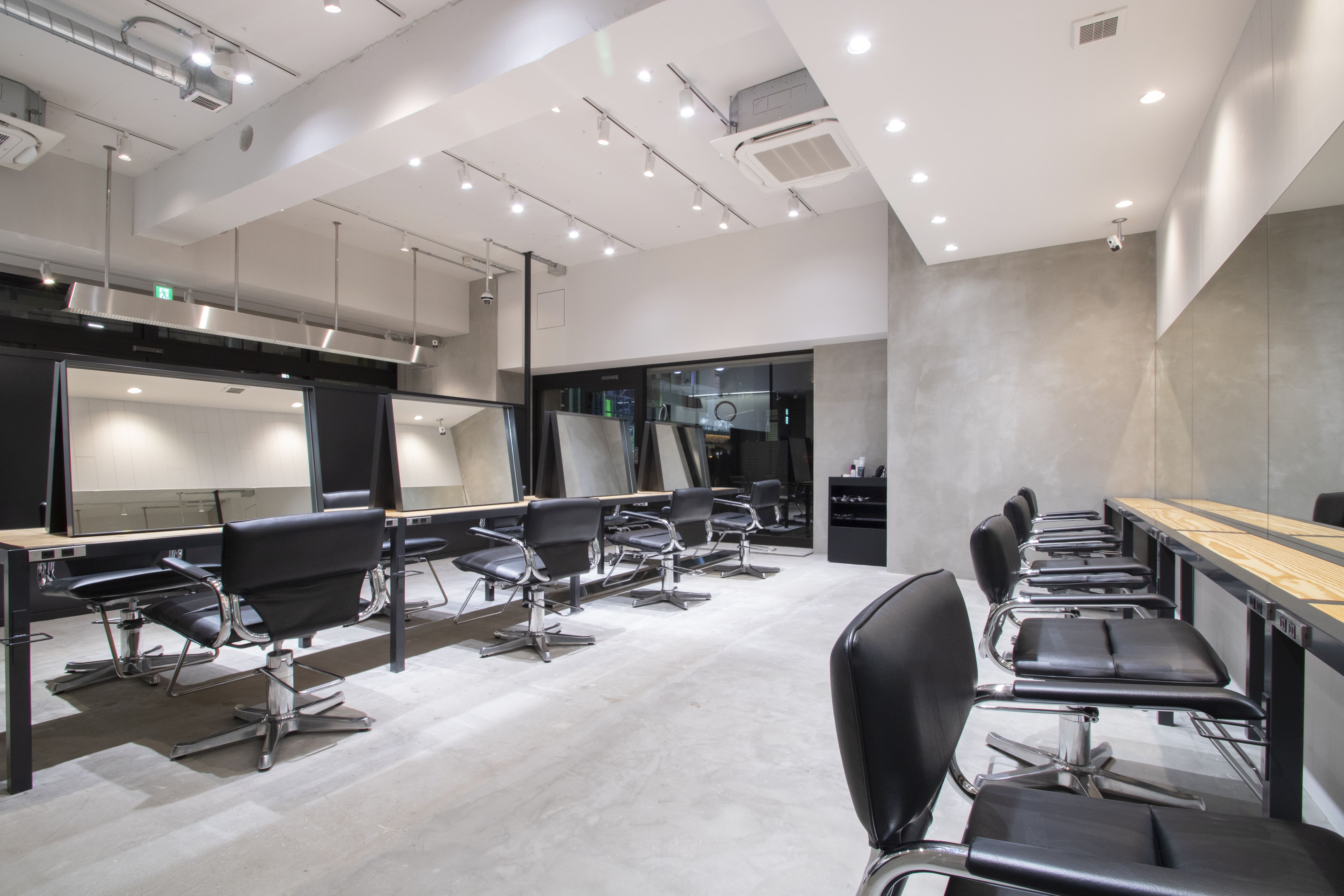 【松戸駅】◆最低保障給あり・撮影ブース完備◆業界屈指の集客力でたくさんのお客様に入客できます！ITを駆使するブランドサロン「IT by ALBUM  松戸店（アイティーバイアルバムマツドテン）」からスタイリスト（美容師）の求人☆★