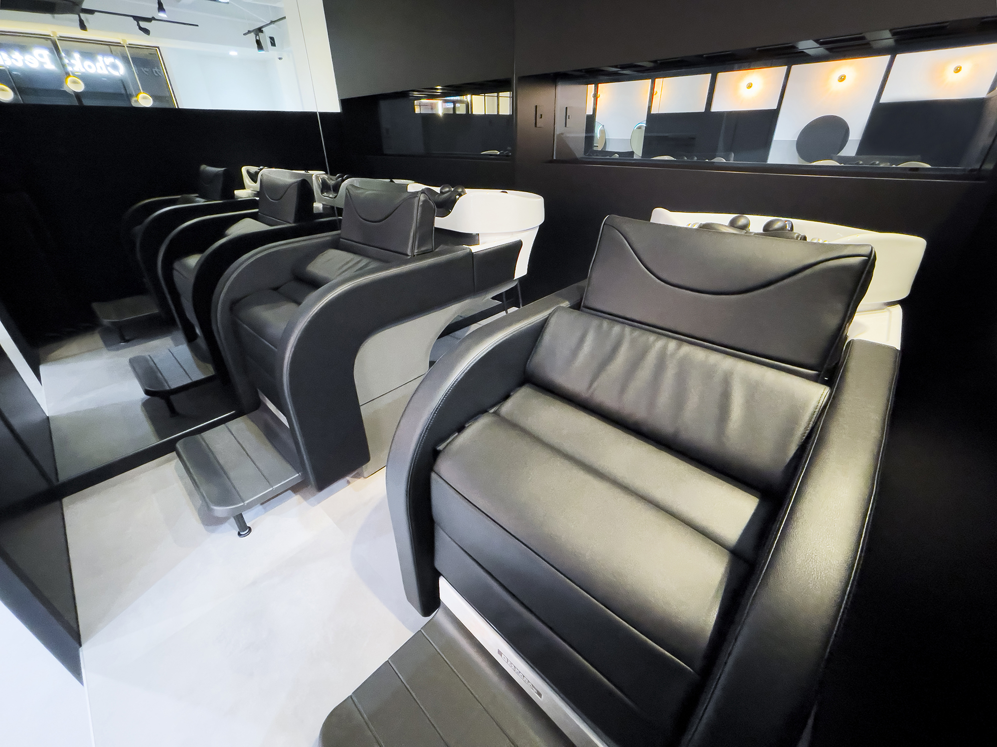 【北千住】≪週2日、1日3時間程度から相談可能≫≪社会保険加入OK≫シンプルな業務内容でブランクのある方でも安心！今までの概念を覆す、働きやすくもオシャレなカラー専門店「髪染丸 北千住東口店（カミソメマルキタセンジュヒガシグチテン）」からカラーリスト（美容師）の求人★☆