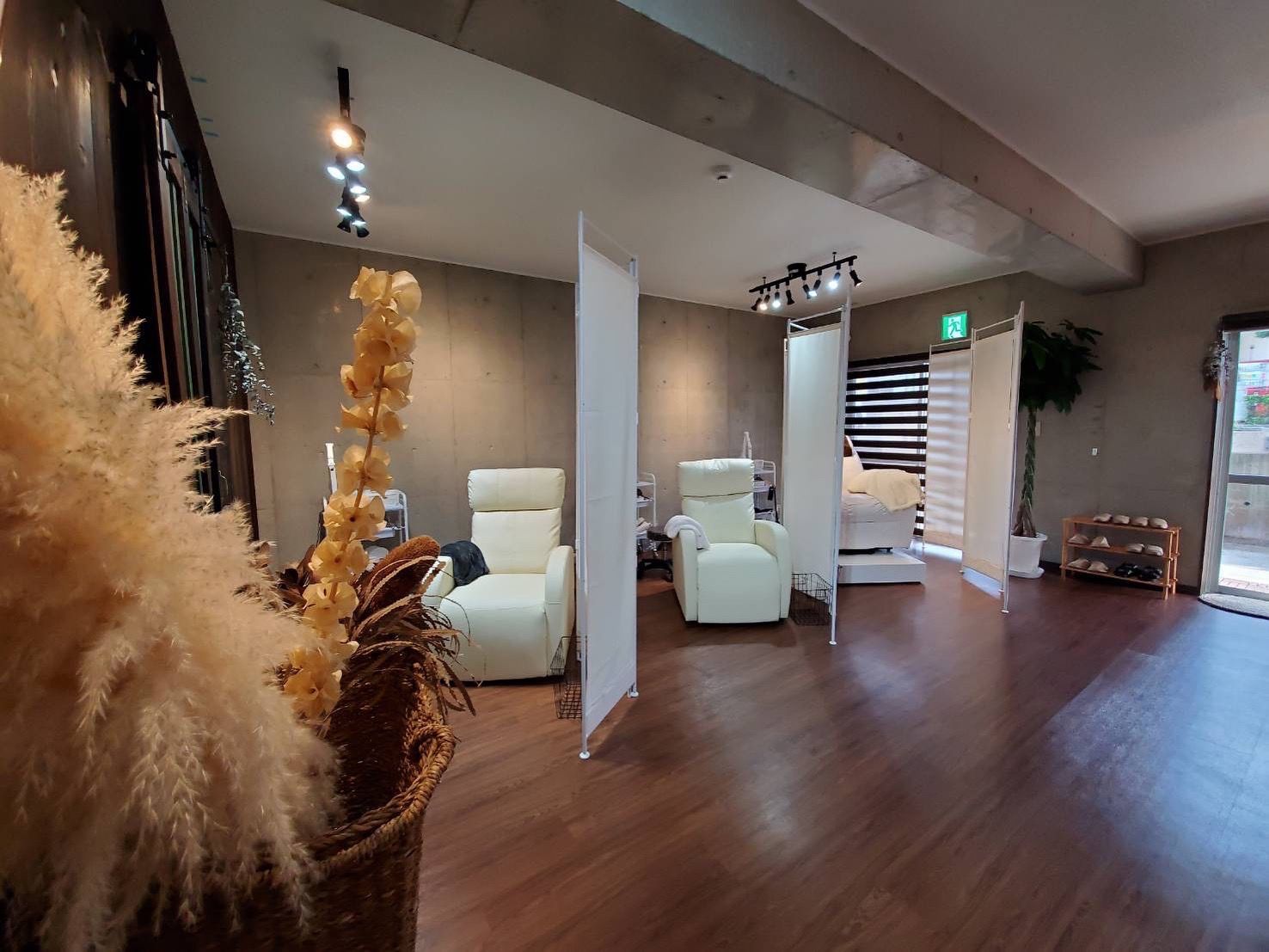 【石垣島】★オンライン面接OK★≪最低保障給あり・自由出勤制・20時までに退勤可能≫入客チャンスが多数あるため、初めての業務委託でも安心してお仕事できますよ！！幅広い世代の方を笑顔にするトータルビューティーサロン「GLOBAL NEO（グローバルネオ）」からアイリスト（アイデザイナー・まつ毛エクステ）の求人☆☆