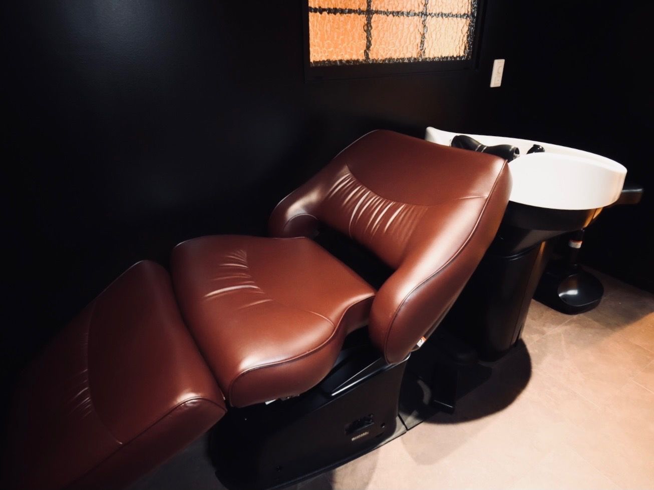 【天王寺】≪月8日休み≫≪入客チャンスあり≫≪月給24万円～≫スタッフみんなが気持ち良く、働きやすいと思える環境です！丁寧なカウンセリングと髪質改善がウリのサロン「LoE（ロエ）」からスタイリスト（美容師）の求人★☆