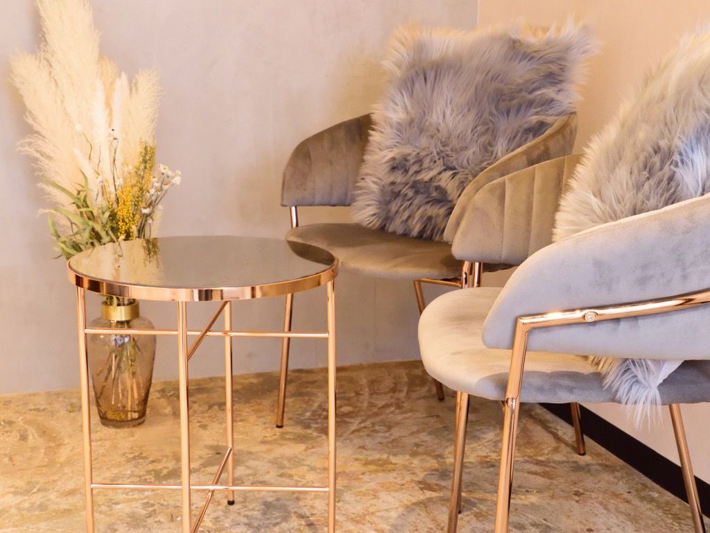 【天王寺】≪月8日休み≫≪入客チャンスあり≫≪月給24万円～≫スタッフみんなが気持ち良く、働きやすいと思える環境です！丁寧なカウンセリングと髪質改善がウリのサロン「LoE（ロエ）」からスタイリスト（美容師）の求人★☆