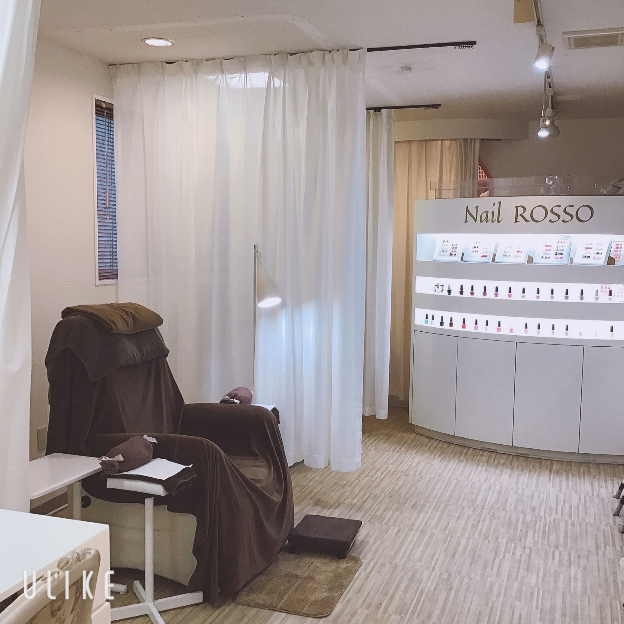 【浅草】≪週1日、1日5時間から相談可能≫≪16時までに退勤可能≫≪シングル120本オフ無し90分≫施術枠ゆったりめで働きたい方必見！！スタッフさんの働きやすい環境を整えており、プライベートも充実できるサロン「ROSSO（ロッソ）」からアイリスト（まつげエクステ・まつげパーマ・アイブロウ）の求人☆☆