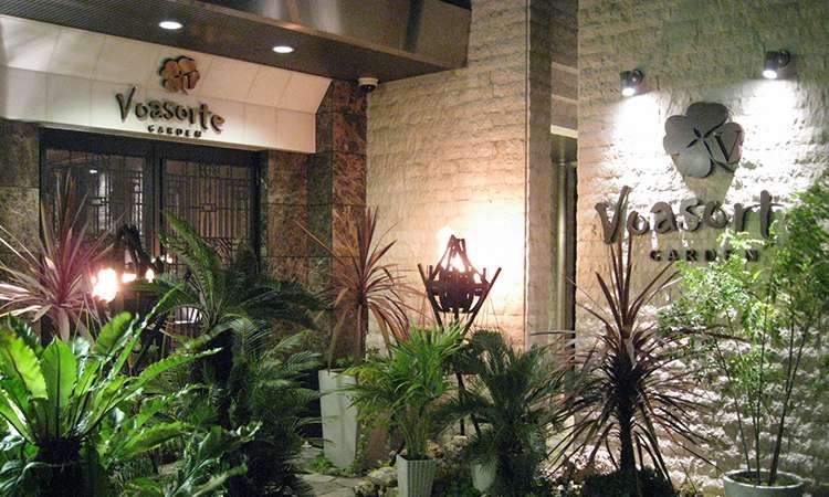 【亀島】◆完全週休2日制・早期デビュー可能・営業時間内レッスンOK・住宅手当あり・デザインカラーがウリ・社会保険完備◆人間関係が良く、楽しいイベント多数！非日常の空間で気持ちよく働けます！「Voasorte GARDEN（ヴォアソルジェガーデン）」からアシスタント（美容師）の求人☆★☆