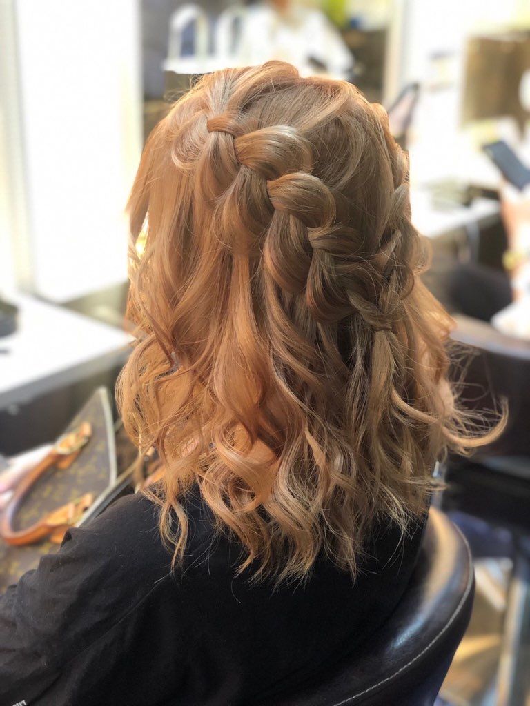 【中洲川端駅】≪日祝休み・パートアルバイト募集・WワークOK≫営業中のレッスンOK！！できる技術を増やして多くのお客様と関わる事ができます！！20代のお客様が中心のヘアセットサロン「HAIR MAKE LEON 2号店（ヘアーメイクレオニゴウテン）」からアシスタント（美容師）の求人☆★