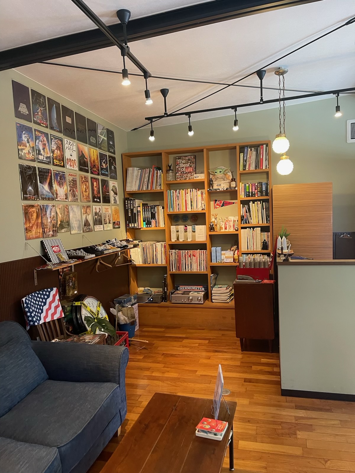 【下到津】≪第3日曜日お休みあり・有給休暇あり・退勤時間19時・駐車場完備≫経験者歓迎！新卒生もOK！プライベートもお仕事も楽しく頑張れるヘアサロン「Castle Rock（キャッスルロック）」からアシスタント（美容師）の求人★☆