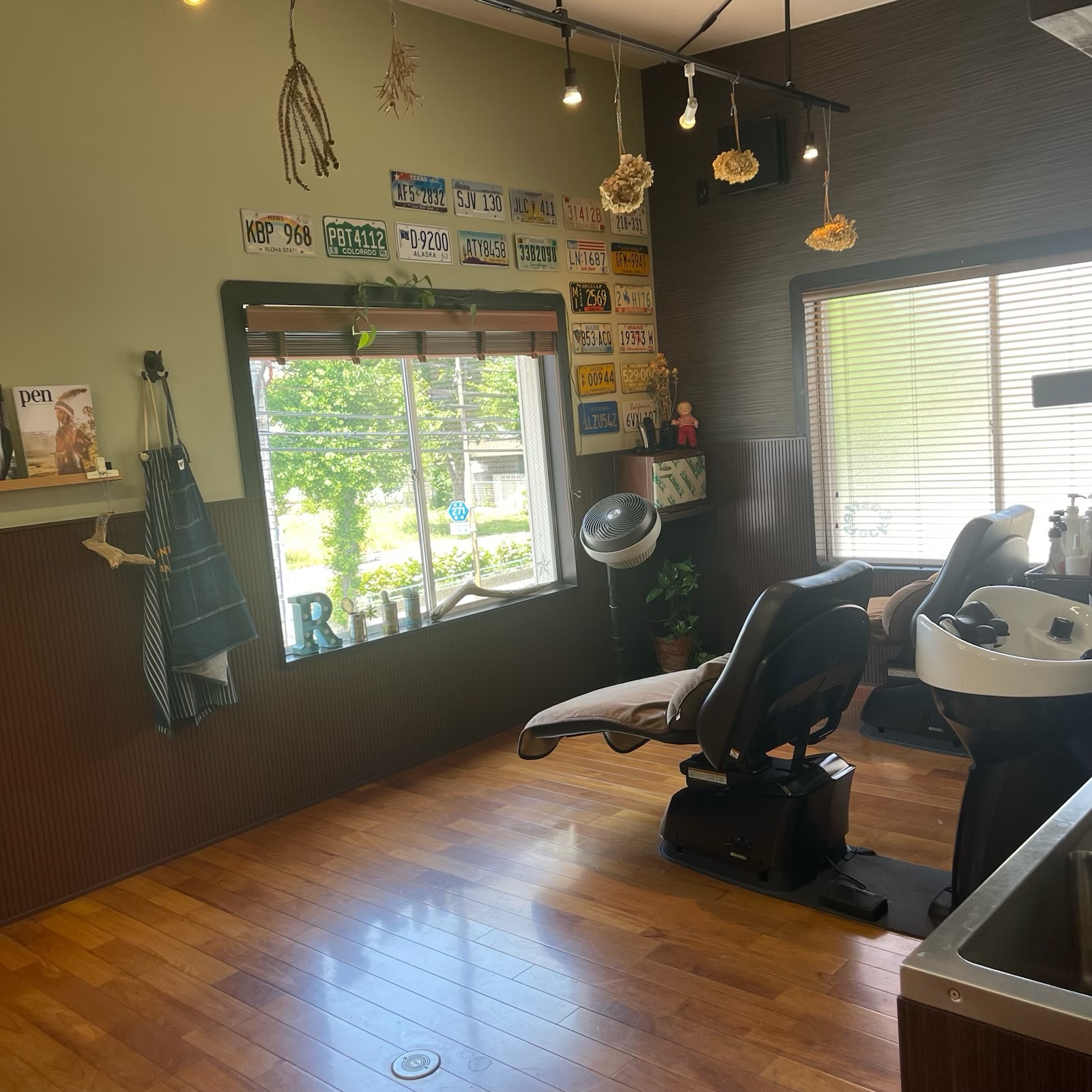 【下到津】≪第3日曜日お休みあり・有給休暇あり・退勤時間19時・駐車場完備≫経験者歓迎！新卒生もOK！プライベートもお仕事も楽しく頑張れるヘアサロン「Castle Rock（キャッスルロック）」からアシスタント（美容師）の求人★☆