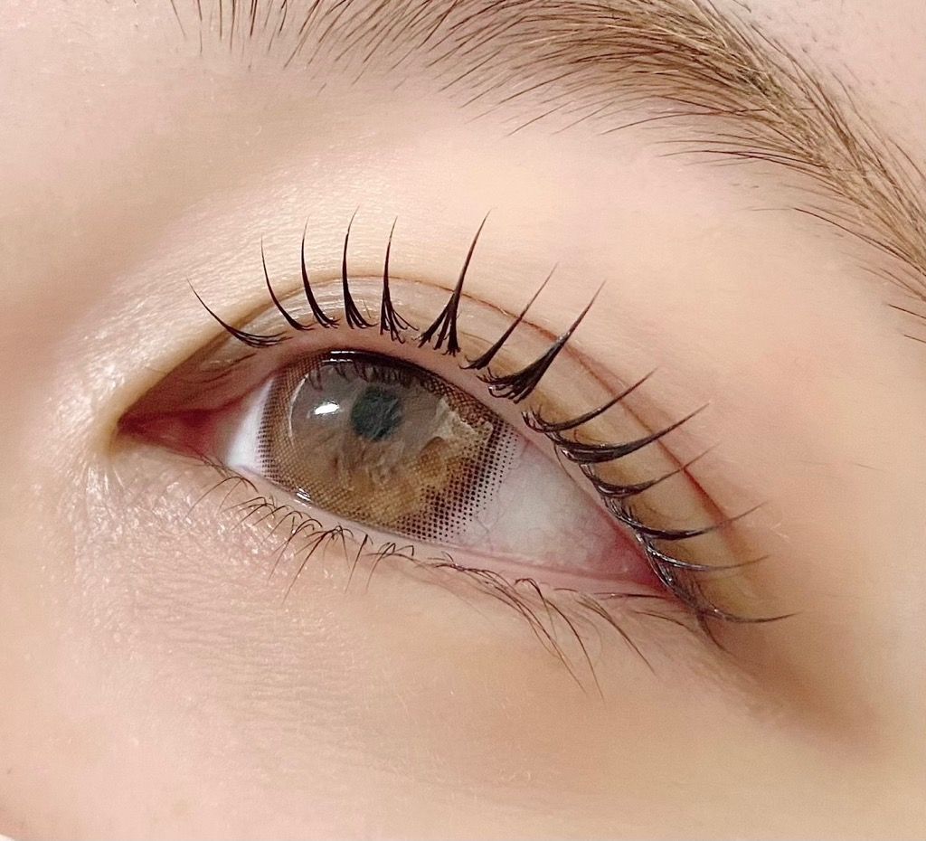 【西鉄平尾駅】≪月休8～9日・総支給35万円の支給実績あり・日曜の営業時間18時まで・社会保険完備・実働8時間≫頑張った分しっかり稼げます！少人数サロンのためお客様としっかり向き合いたい方にオススメ！人間関係も良好で働きやすいアイラッシュサロン「マツエクサロン DEEP（マツエクサロンディープ）」からアイリスト（まつげエクステ・まつげパーマ・アイブロウ）の求人☆☆