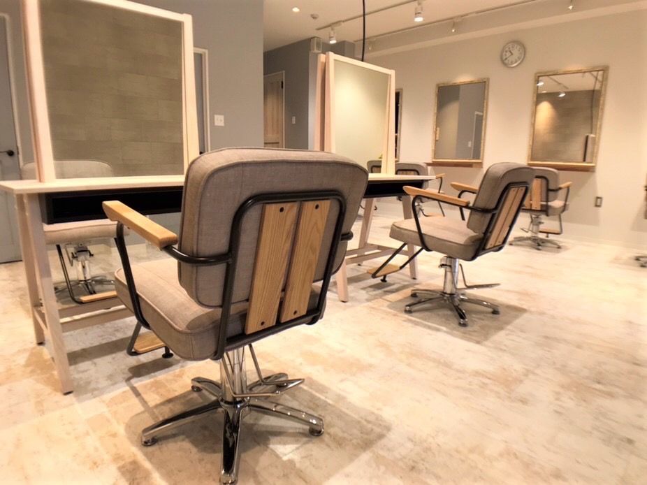 【帯広駅】報酬率60%スタート/自由シフト推奨・プライベート重視/どなたでも6ヶ月給与保証/今だけ特典あり◎高還元率の歩合により月報酬40万円以上の高収入も狙えます!「soen by HEADLIGHT 帯広西5条店(ソーエンバイヘッドライトオビヒロニシゴジョウテン)」からスタイリスト(美容師)の求人★☆