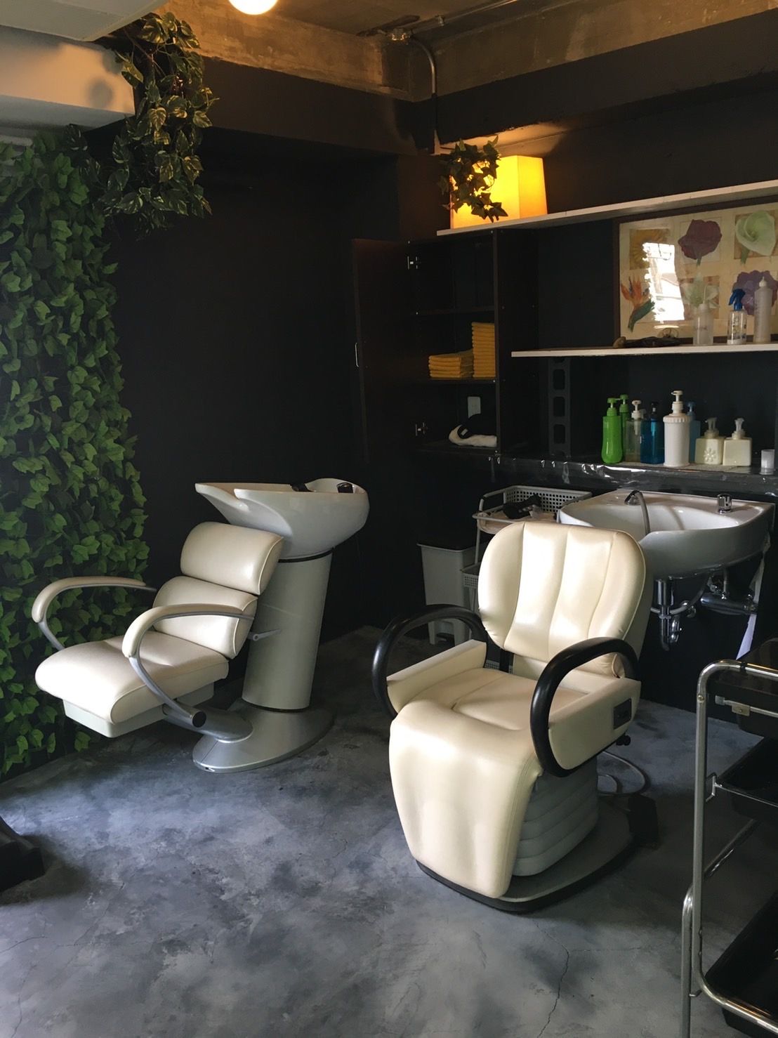 【王子公園】≪日曜定休あり≫≪19時退勤可能!≫≪月6日休みは月給27万円〜!月8日休みは月給25万円〜!≫≪社会保険完備≫正社員は土日休みを年間最大9日まで取得OK!パートの方は制限なし!プライベートも充実させながら楽しくお仕事ができる!「Prosperity(プラスペリティ)」からスタイリスト(美容師)の求人☆★