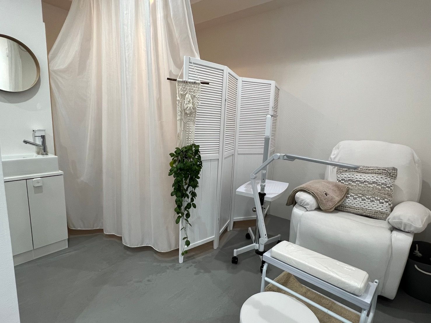 【大開】≪髪型ネイル自由≫≪週1日からの勤務OK≫≪手当豊富≫勤務日数・時間など働き方は自由自在のためパート・アルバイト歓迎！育児を終えたママさんでも働きやすい環境です！駅チカサロン「NAIL BIJOU（ネイルビジュウ）」からネイリスト（ネイル）の求人☆☆